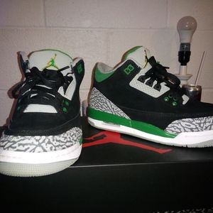 Jordan retro 3 pine green sneakers size 6/5